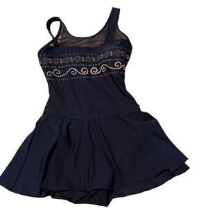 Sunstreak by Newport News super cute 1 piece suit w/ gold detailed trim & skirt